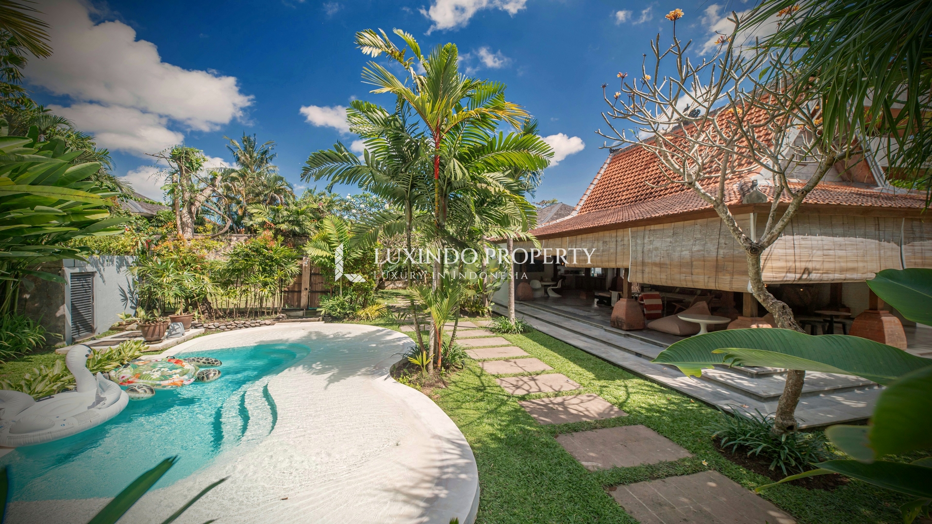 PERERENAN - EXPANSIVE 3-BEDROOM TRADITIONAL VILLA FOR RENT (RV449)